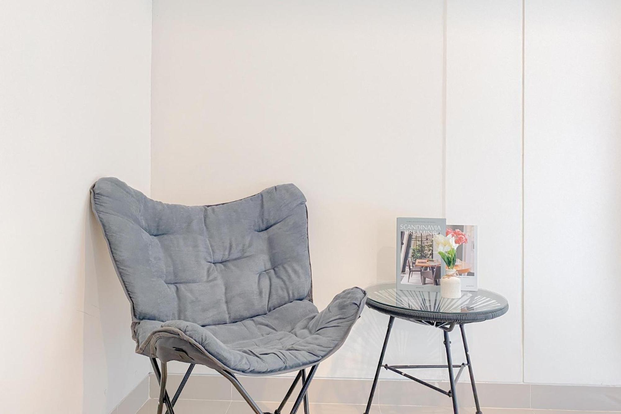 Spacious And Homey At Cleon Park By Travelio * Jakarta