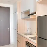 Spacious And Homey Studio At Cleon Park Apartment By Travelio