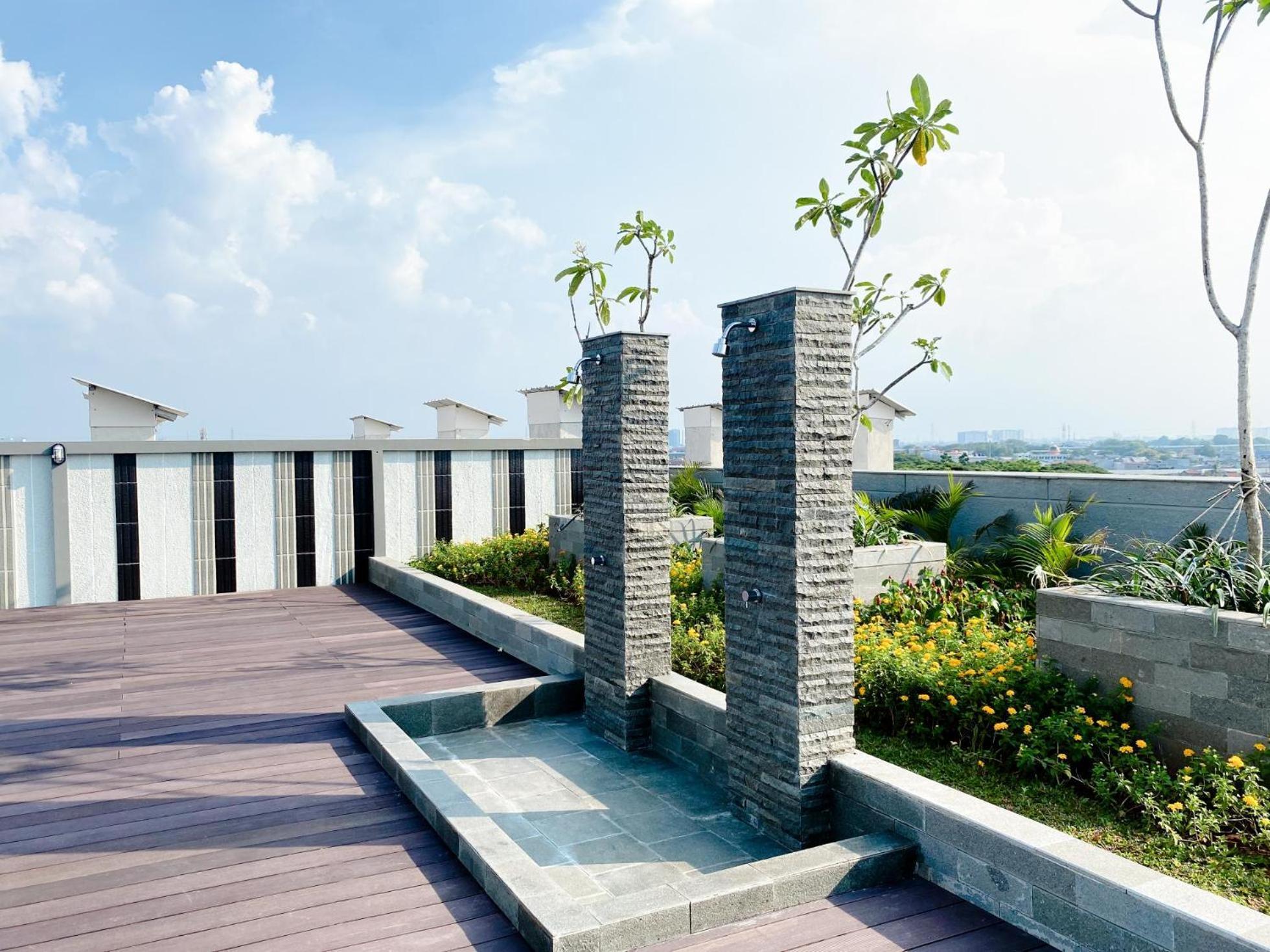 Apartemen Spacious And Homey At Cleon Park By Travelio Jakarta